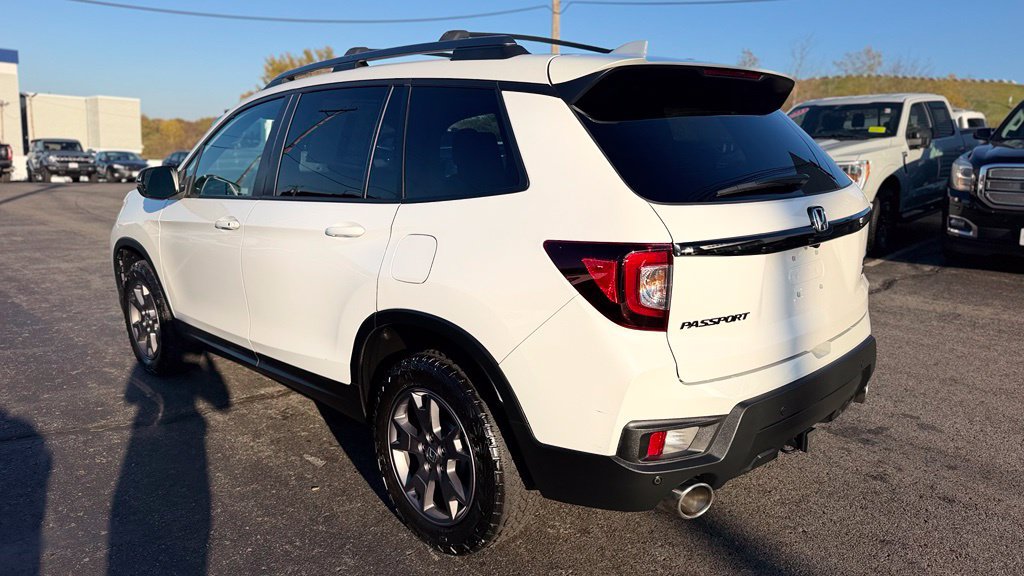 Used 2024 Honda Passport TrailSport image 5