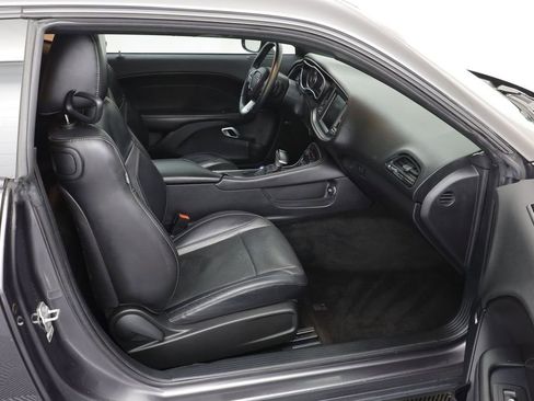 Used 2015 Dodge Challenger SXT Plus w/ Technology Group image 20