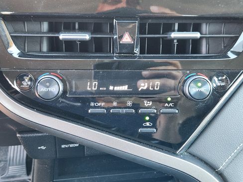 Used 2024 Toyota Camry SE w/ Convenience Package FWD image 20