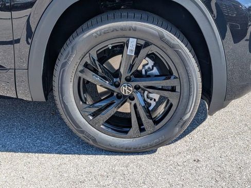 New 2026 Volkswagen Atlas Cross Sport SEL R-Line image 9