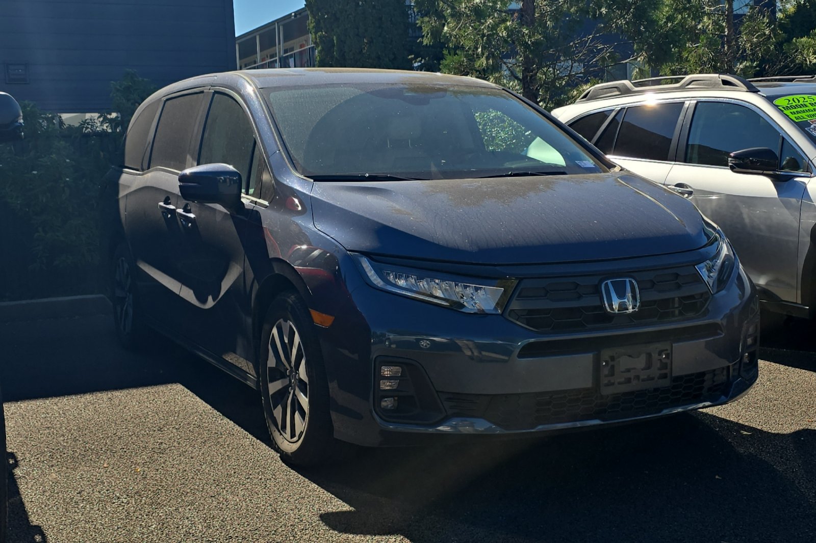 Used 2025 Honda Odyssey EX-L image 2