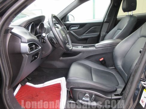 Used 2020 Jaguar F-PACE Premium AWD/4WD image 13
