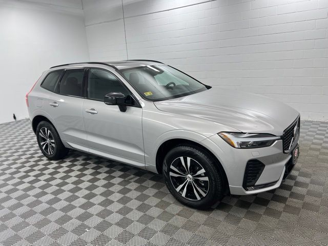 Certified 2025 Volvo XC60 B5 Core AWD/4WD image 4