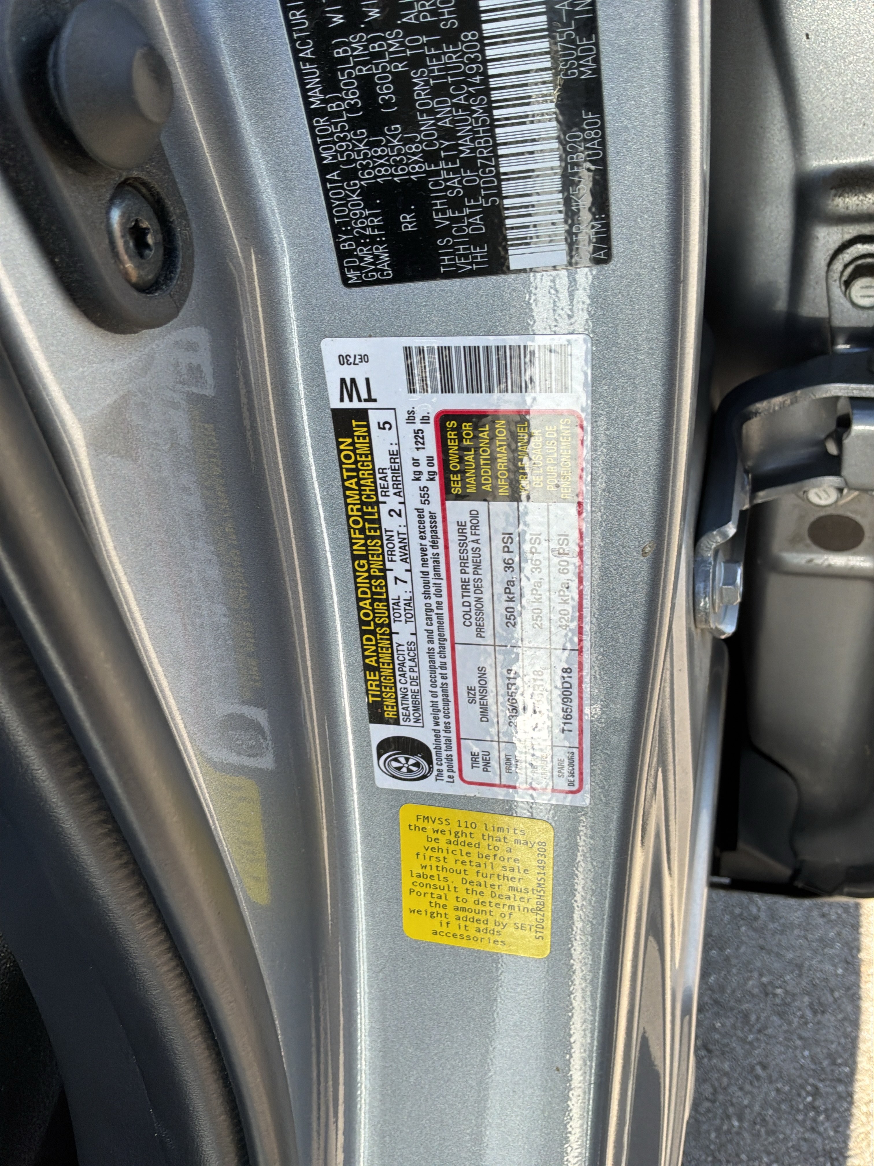 Used 2021 Toyota Highlander XLE AWD/4WD image 36