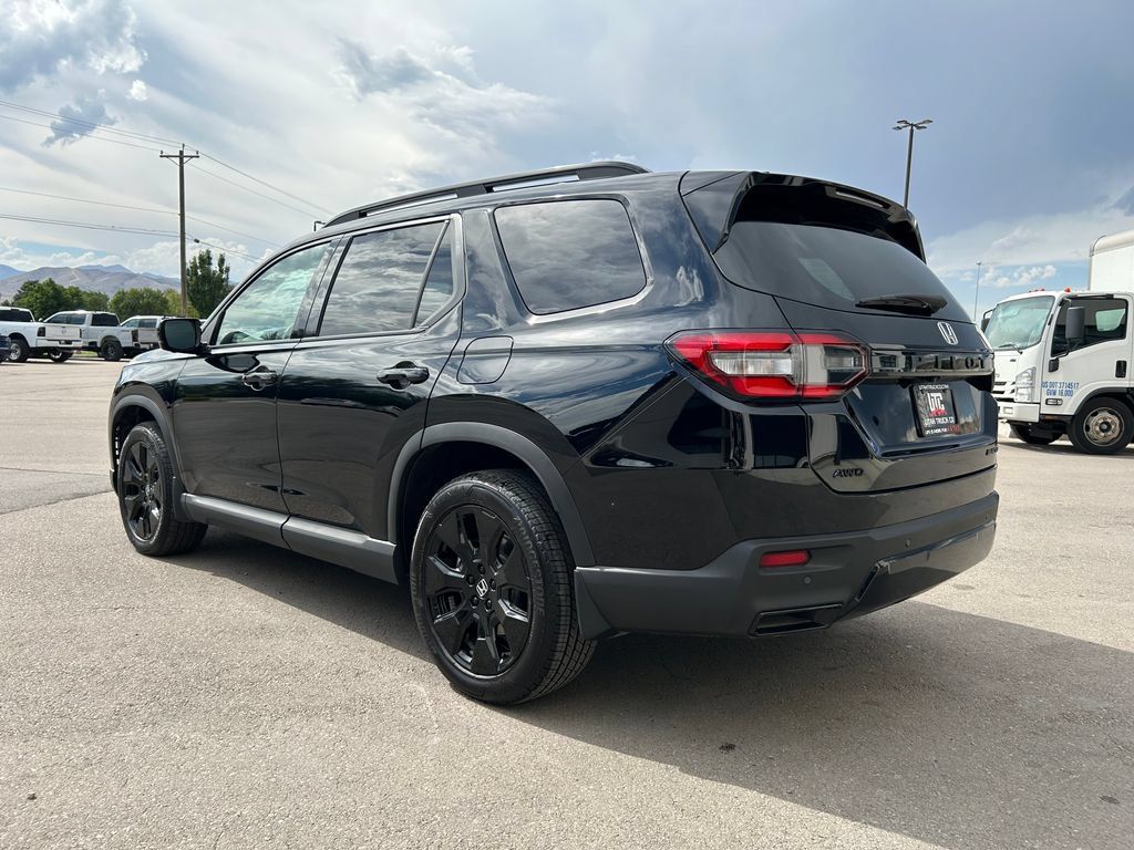 Used 2026 Honda Pilot Black Edition image 4