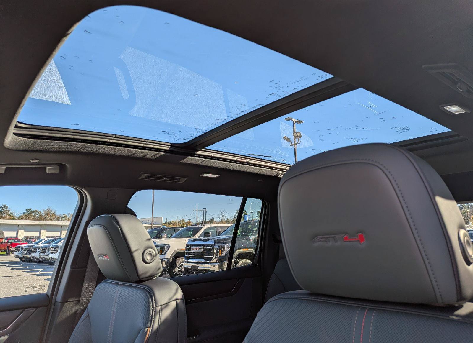New 2027 GMC Acadia AT4 w/ Luxury Package AWD/4WD image 12