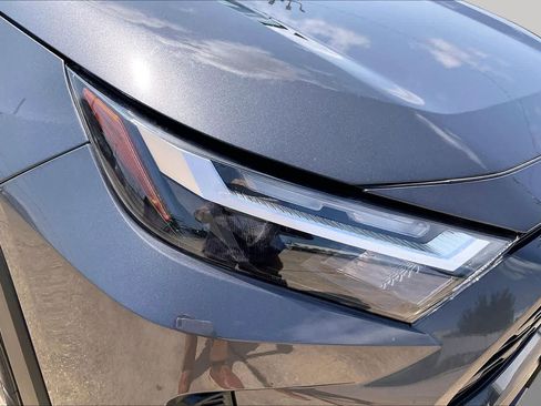 Used 2024 Toyota RAV4 XLE FWD image 28