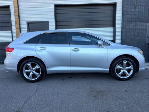 Used 2009 Toyota Venza AWD w/ Comfort Pkg image 10