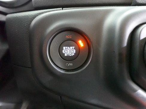 Used 2023 Jeep Wrangler Unlimited Sahara AWD/4WD image 23
