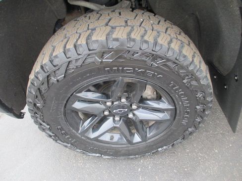 Certified 2021 Chevrolet Silverado 1500 LT Trail Boss image 11