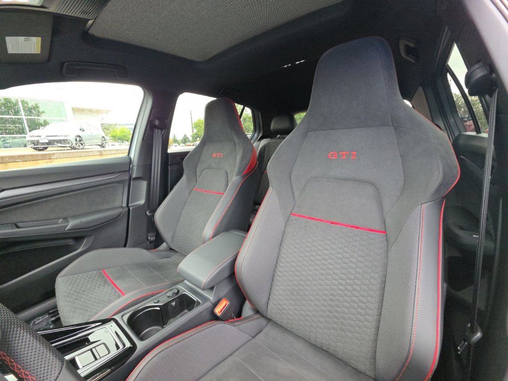 Certified 2025 Volkswagen GTI SE FWD image 12