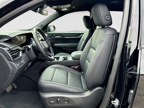 Certified 2025 GMC Acadia Elevation w/ Elevation Premium Package image 19