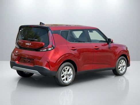 Certified 2025 Kia Soul LX w/ LX Technology Package image 4