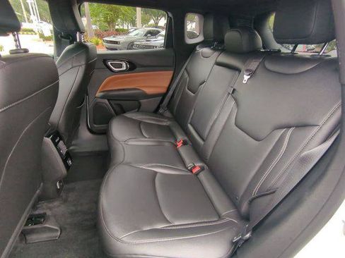 Certified 2025 Jeep Compass Limited AWD/4WD image 15