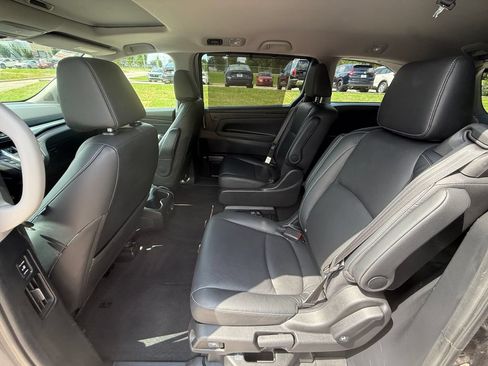 Used 2024 Honda Odyssey EX-L image 9