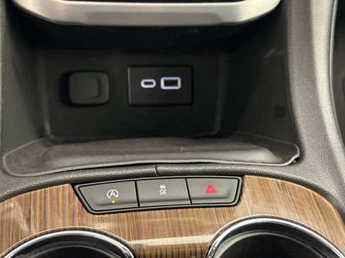 Used 2023 GMC Acadia SLE w/ Driver Convenience Package AWD/4WD image 43