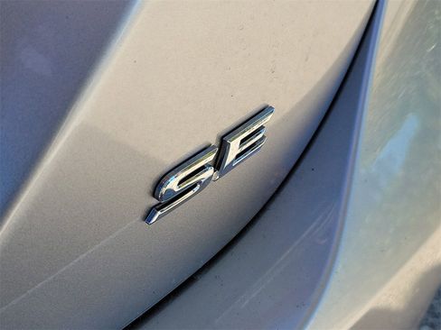 Used 2023 Toyota Camry SE image 7