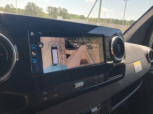 Used 2025 Mercedes-Benz Sprinter 2500 image 28