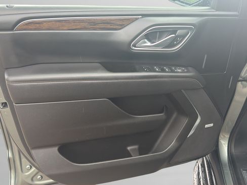 Used 2023 Chevrolet Suburban Premier RWD image 16