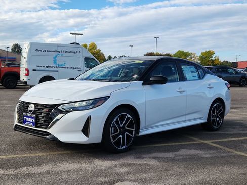 New 2025 Nissan Sentra SR w/ SR Premium Package image 6