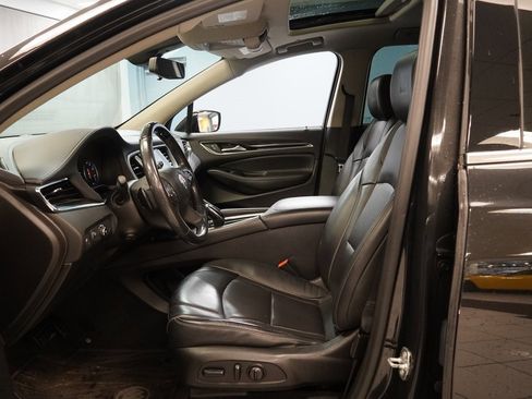 Used 2019 Buick Enclave Avenir w/ Avenir Technology Package image 4