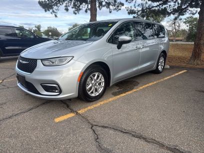 Used 2023 Chrysler Pacifica Touring-L