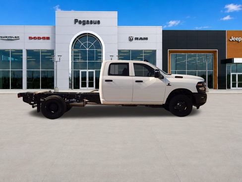 New 2026 RAM 3500 Tradesman AWD/4WD image 7