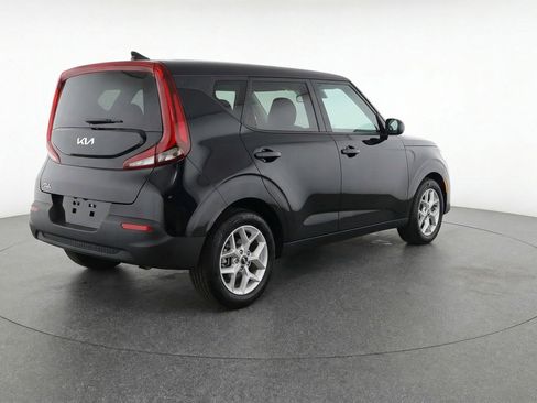 Used 2025 Kia Soul LX w/ LX Technology Package FWD image 9