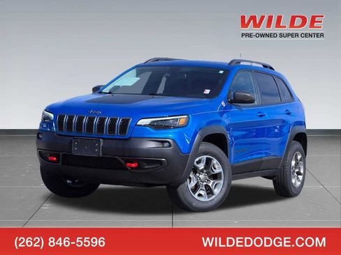 Used 2019 Jeep Cherokee Trailhawk AWD/4WD image 2