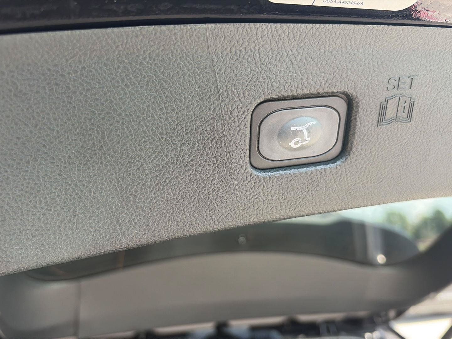 Used 2019 Ford Edge SEL w/ Equipment Group 201A AWD/4WD image 14