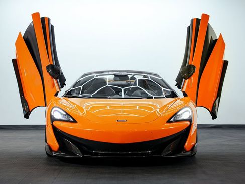 Used 2020 McLaren 600LT Spider image 2