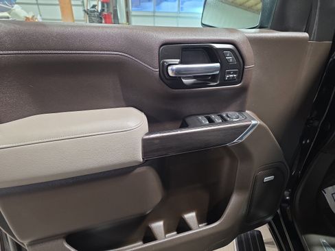 Used 2020 Chevrolet Silverado 1500 LTZ w/ LTZ Premium Package image 11