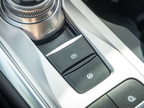 Used 2022 Ford Explorer XLT w/ Equipment Group 202A image 40