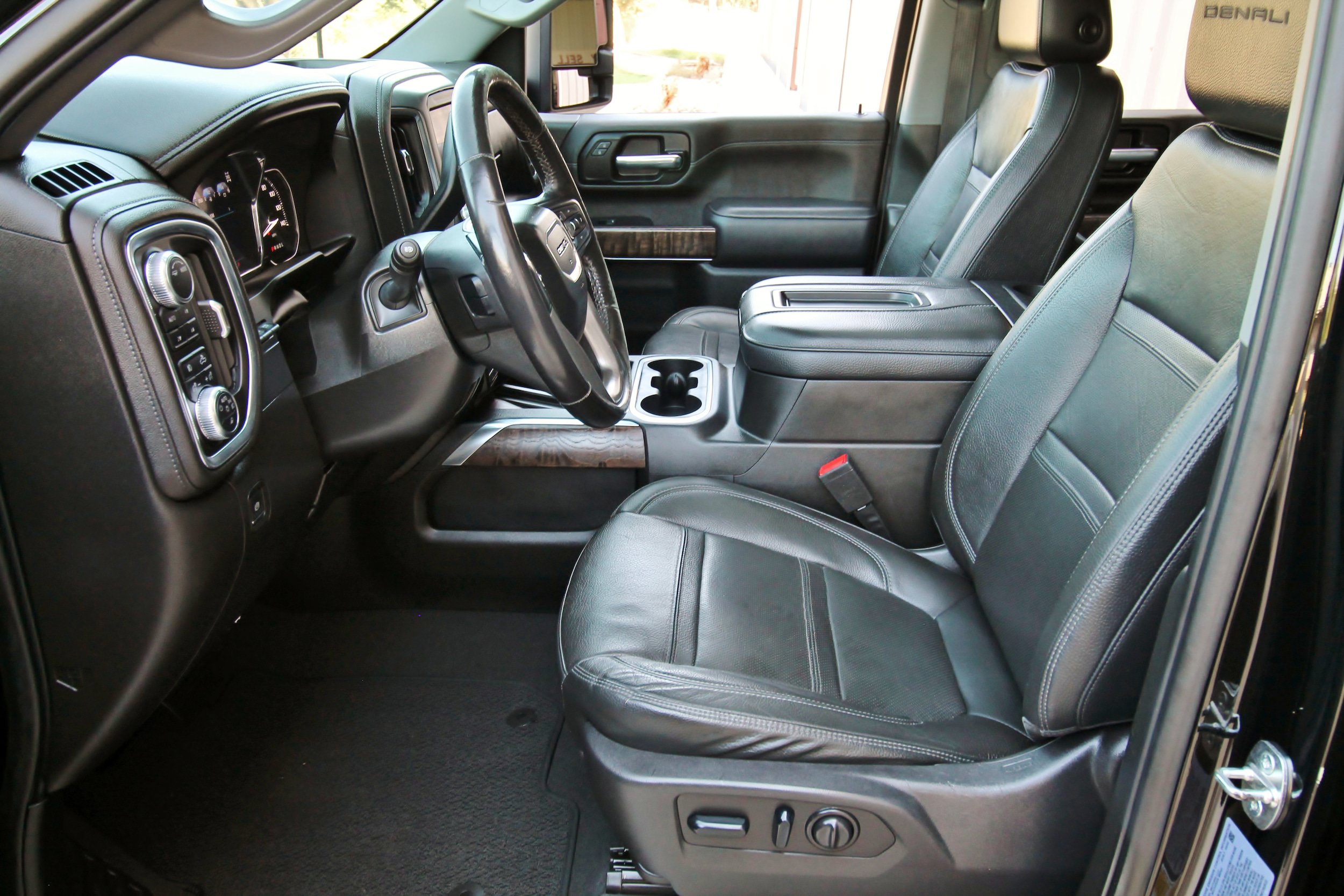 Used 2022 GMC Sierra 2500 Denali w/ Denali Ultimate Package AWD/4WD image 23