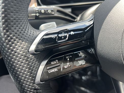 Certified 2025 Mercedes-Benz GLC 300 4MATIC image 37