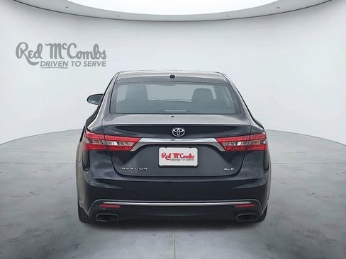 Used 2017 Toyota Avalon XLE w/ Carpet Mat Package FWD image 4