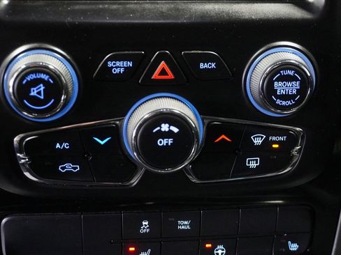 Used 2015 RAM 1500 Sport w/ Remote Start & Security Group image 18