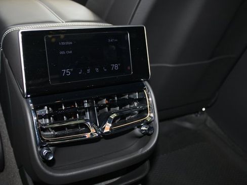 Used 2022 Bentley Flying Spur V8 image 13