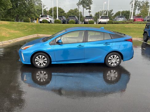 Used 2020 Toyota Prius LE AWD/4WD image 7