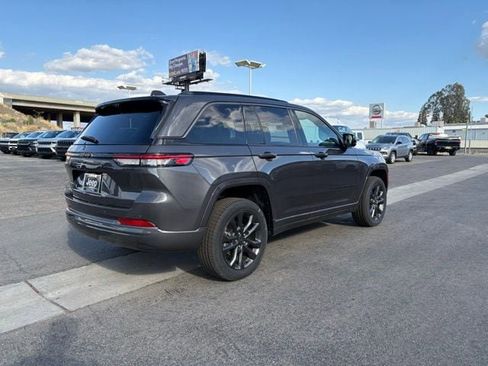 New 2026 Jeep Grand Cherokee Limited AWD/4WD image 7