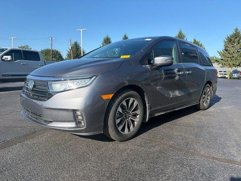 Used 2023 Honda Odyssey EX-L image 2