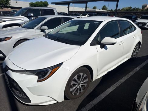 Certified 2022 Toyota Corolla LE FWD image 4