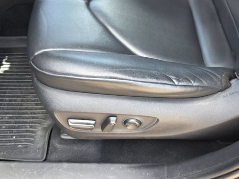 Used 2021 Toyota Highlander XLE FWD image 18