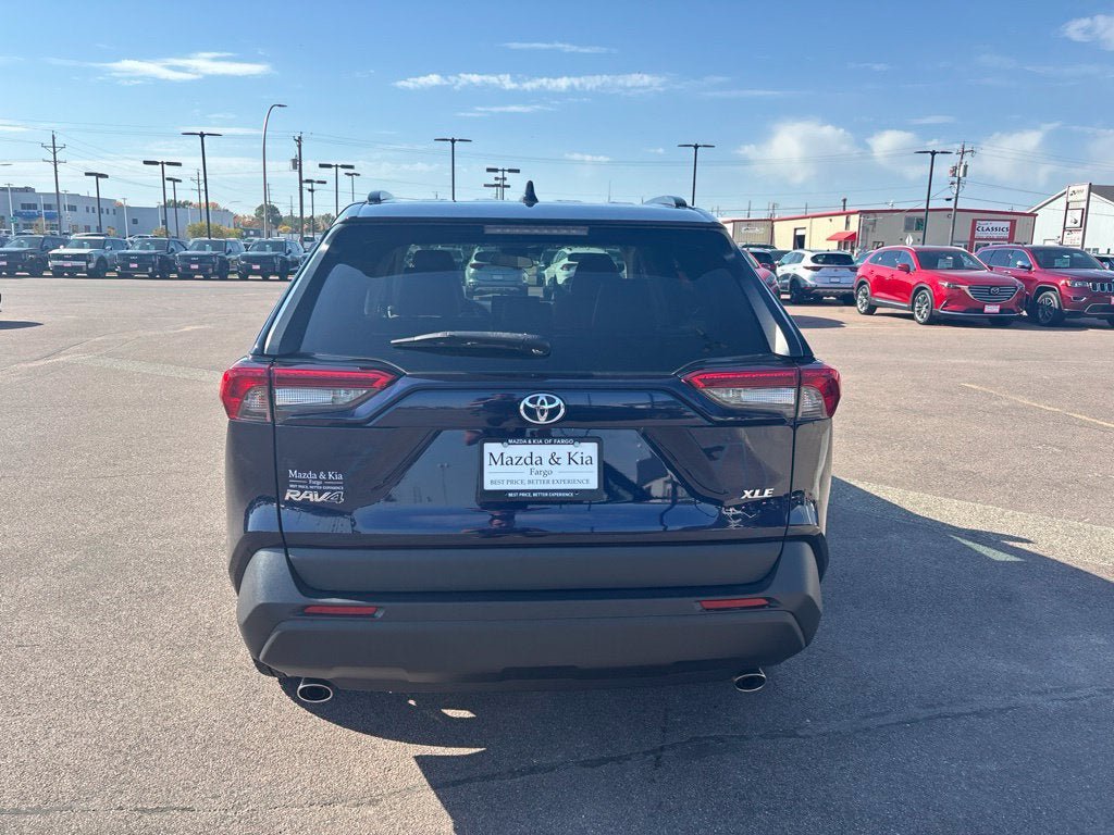 Used 2022 Toyota RAV4 XLE Premium FWD image 6