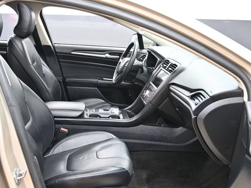 Used 2018 Ford Fusion Energi Titanium FWD image 31