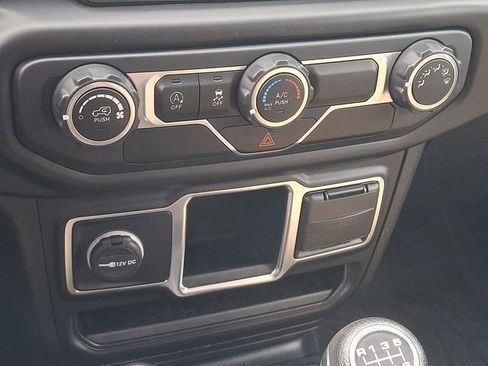 Used 2020 Jeep Wrangler Sport AWD/4WD image 16