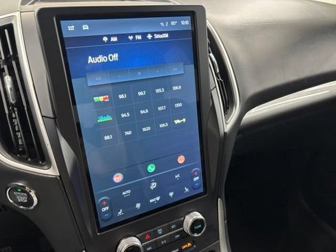 Used 2024 Ford Edge SEL AWD/4WD image 4