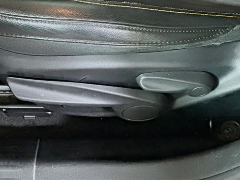 Used 2018 Jeep Compass Latitude FWD image 13