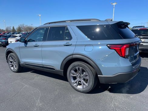 New 2026 Ford Explorer Active w/ Active Comfort Package AWD/4WD image 5