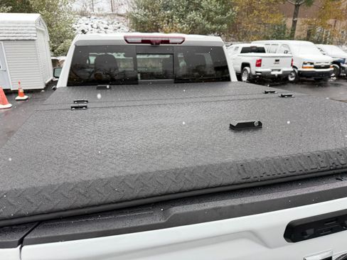 Used 2022 Chevrolet Silverado 1500 ZR2 w/ Technology Package image 19